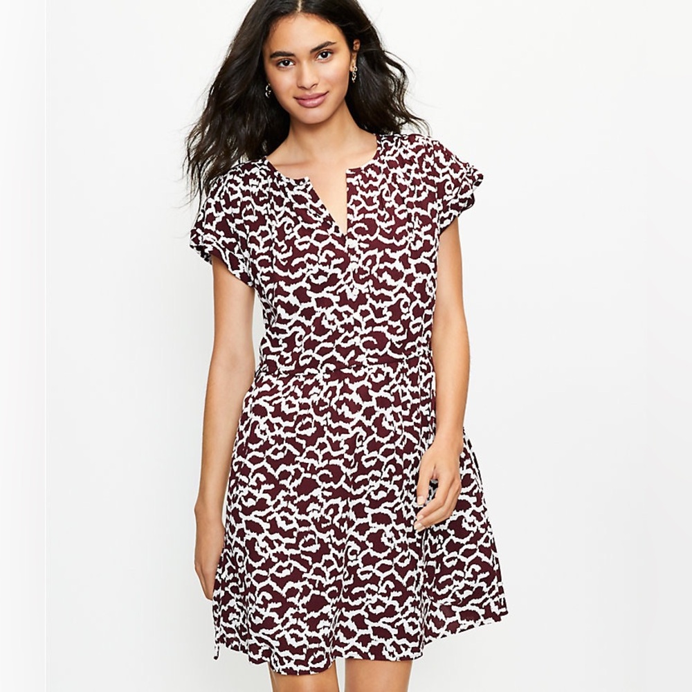 Loft XXSP V-Neck Burgundy Red and White Print Short Sleeve Dress with Side Ties